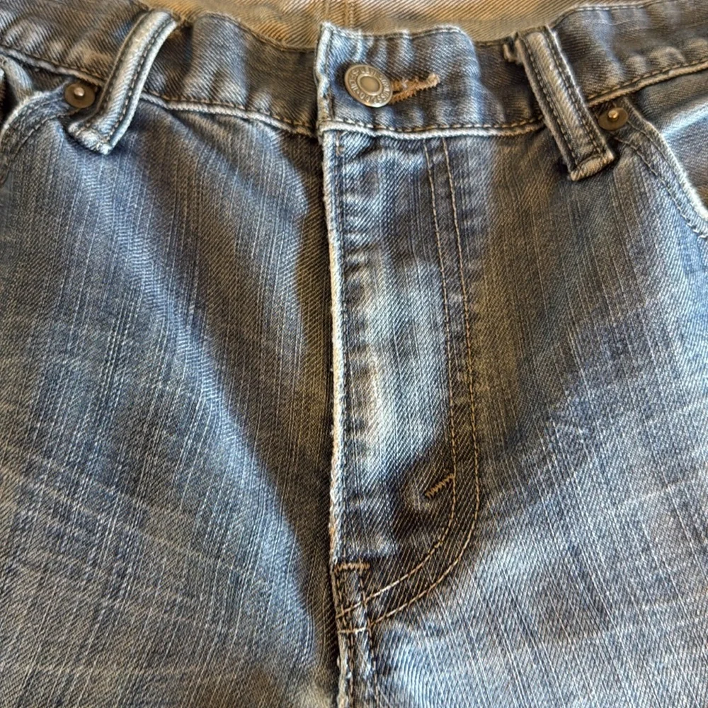 Levi’s Men’s 514 Denim blue Jeans straight leg distressed Size 33x36